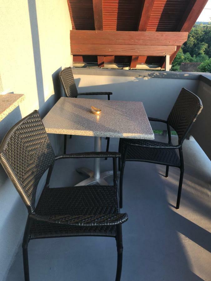Apartman I Soba Hadela Sveti Martin Na Muri Eksteriør bilde